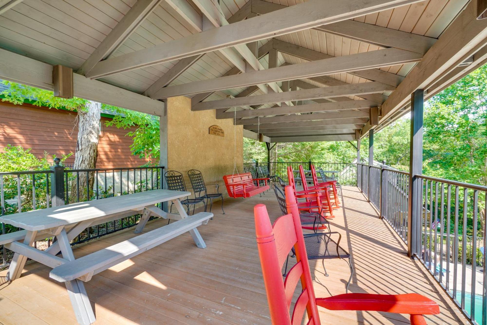Smoky Mountain Cabin With Deck And Hot Tub! Pigeon Forge Buitenkant foto