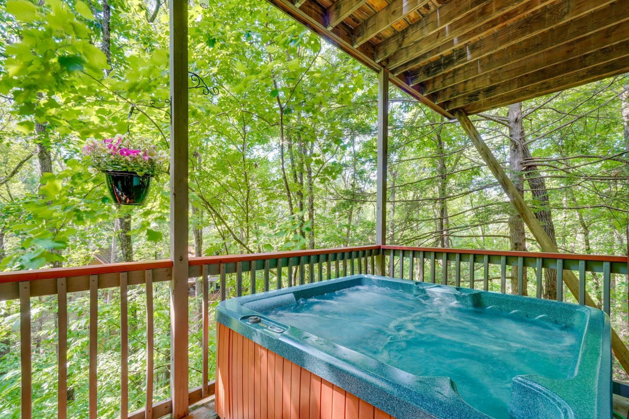 Smoky Mountain Cabin With Deck And Hot Tub! Pigeon Forge Buitenkant foto